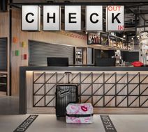 Moxy Duesseldorf City Exterior