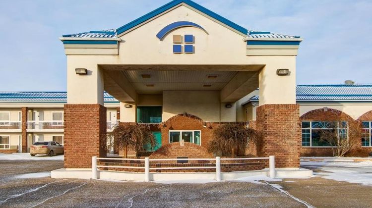 Canalta Stettler Exterior