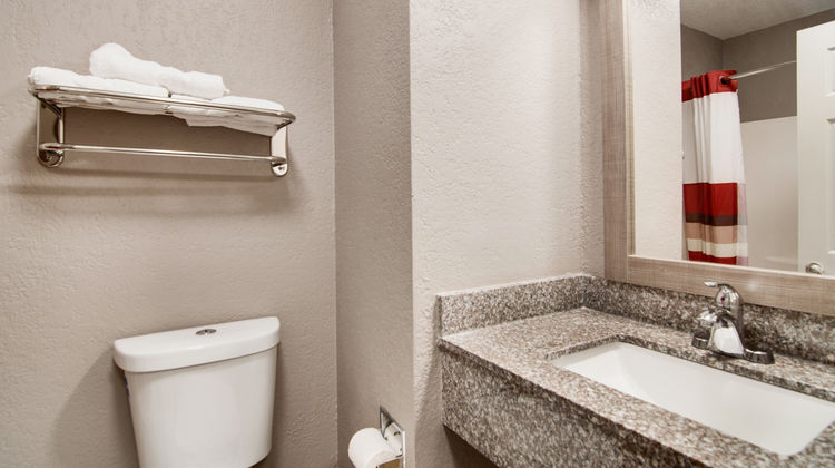 Red Roof Inn & Stes Pensacola-NAS Corry Room