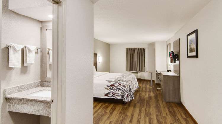 Red Roof Inn & Stes Pensacola-NAS Corry Room
