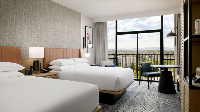 <b>Sheraton Park Hotel at Anaheim Resort Room</b>. Images powered by <a href="https://www.leonardoworldwide.com/" title="Leonardo Worldwide" target="_blank">Leonardo</a>.