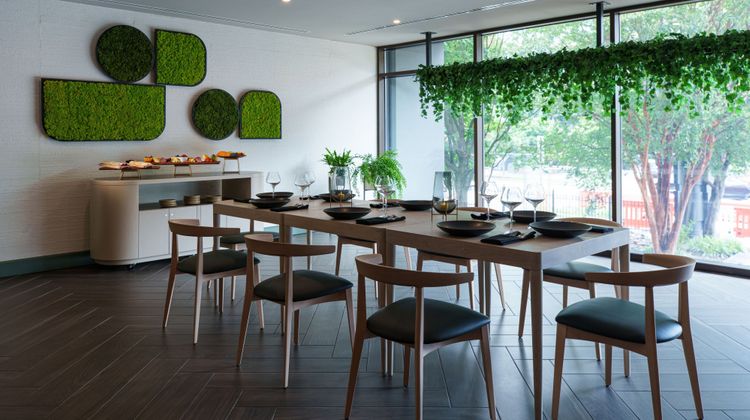 The Ven at Embassy Row,Tribute Portfolio Restaurant