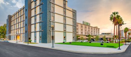Holiday Inn Tabuk Exterior