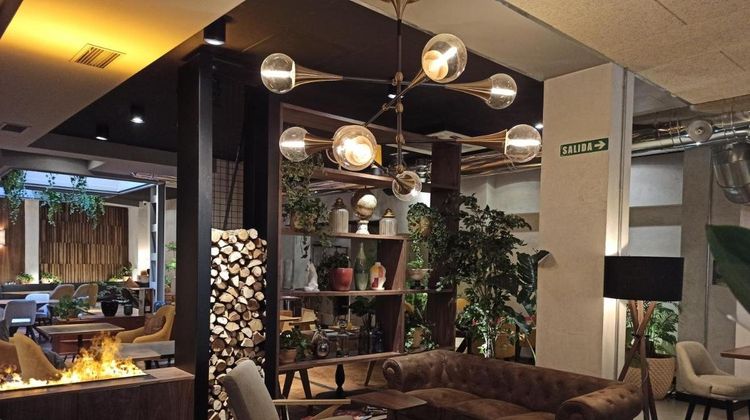 Paris Spa Hotel Lobby