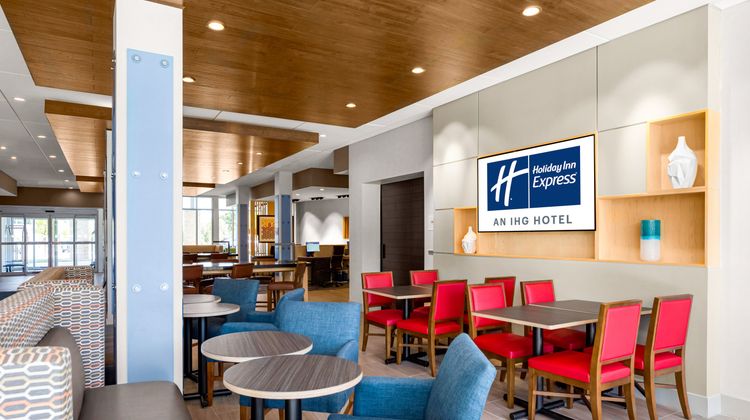 Holiday Inn Express & Suites Sanford Restaurant