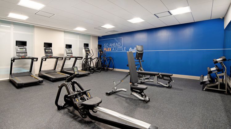 Holiday Inn Express & Suites Millennium Health Club