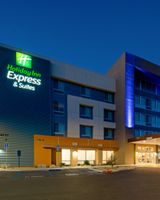 Holiday Inn Express & Suites Millennium