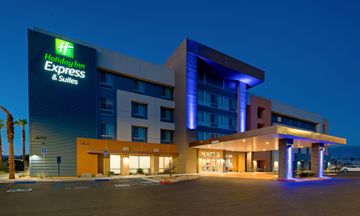 Holiday Inn Express & Suites Millennium