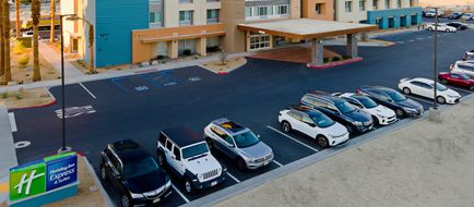 Holiday Inn Express & Suites Millennium Exterior