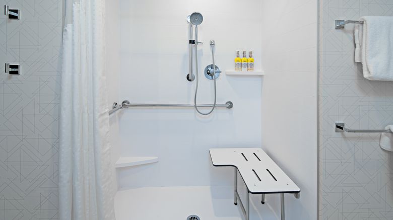 <b>Holiday Inn Express & Suites Millennium Room</b>. Images powered by <a href="https://www.leonardoworldwide.com/" title="Leonardo Worldwide" target="_blank">Leonardo</a>.