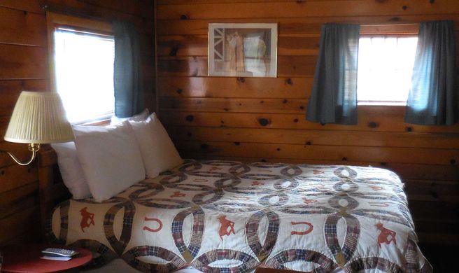 Elkhorn Lodge Exterior