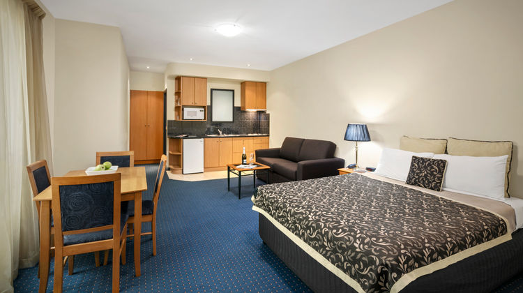 Quest Savoy Room