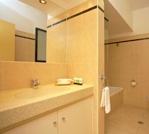 Quest Savoy Room