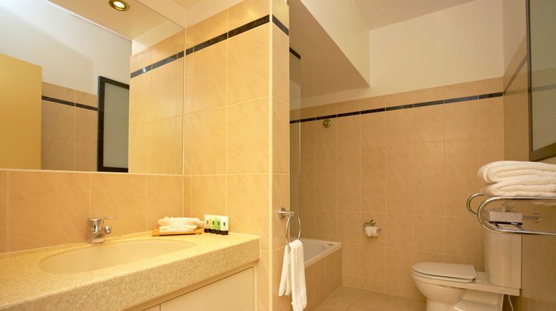 <b>Quest Savoy Room</b>. Images powered by <a href="https://www.leonardoworldwide.com/" title="Leonardo Worldwide" target="_blank">Leonardo</a>.