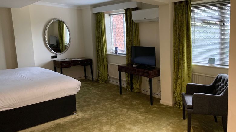 <b>Barons Court Hotel Room</b>. Images powered by <a href="https://www.leonardoworldwide.com/" title="Leonardo Worldwide" target="_blank">Leonardo</a>.