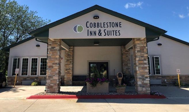 Cobblestone Inn & Suites Majestic Hills Exterior