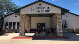 Cobblestone Inn & Suites Majestic Hills