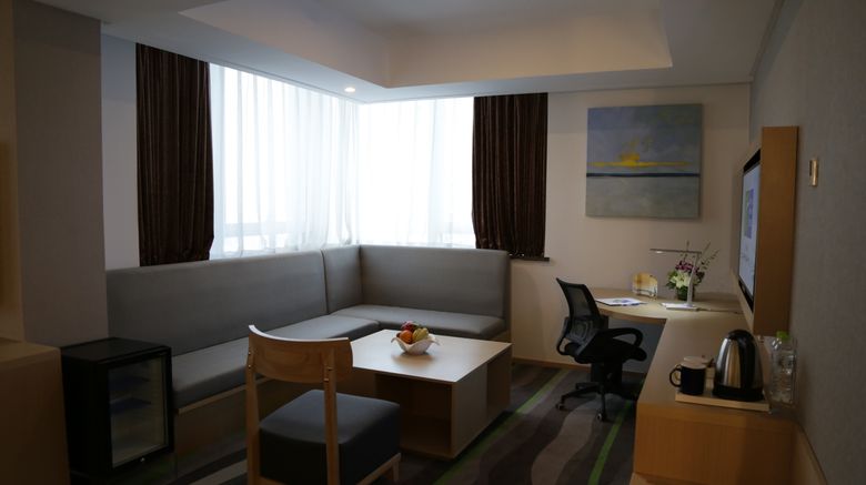 <b>Holiday Inn Express Jinan Sports Center Room</b>. Images powered by <a href="https://www.leonardoworldwide.com/" title="Leonardo Worldwide" target="_blank">Leonardo</a>.