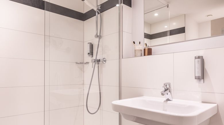 <b>Select Hotel Mainz Room</b>. Images powered by <a href="https://www.leonardoworldwide.com/" title="Leonardo Worldwide" target="_blank">Leonardo</a>.