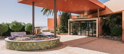 Mangias Cala Regina Seaview Resort Exterior