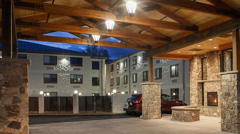 <b>Red Feather Lodge Exterior</b>. Images powered by <a href="https://www.leonardoworldwide.com/" title="Leonardo Worldwide" target="_blank">Leonardo</a>.