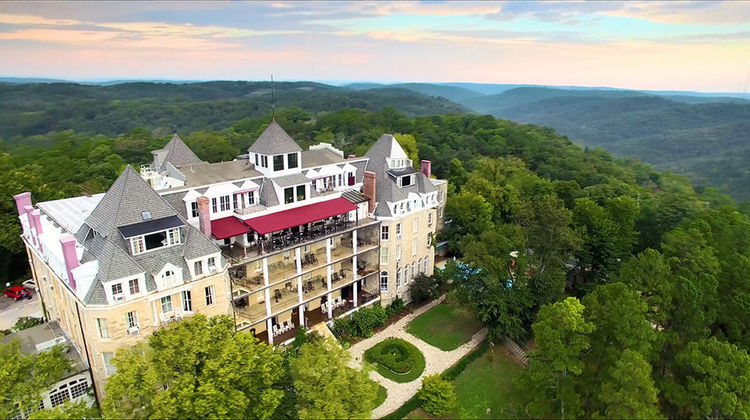 1886 Crescent Hotel & Spa Exterior