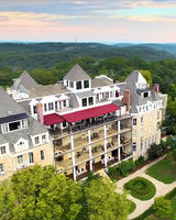 1886 Crescent Hotel & Spa