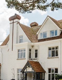 Merchants Manor