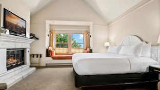 Saratoga Inn