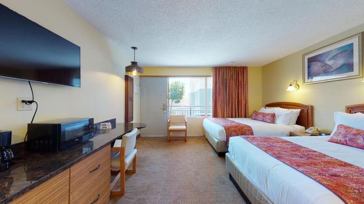 Surfside On the Lake Room