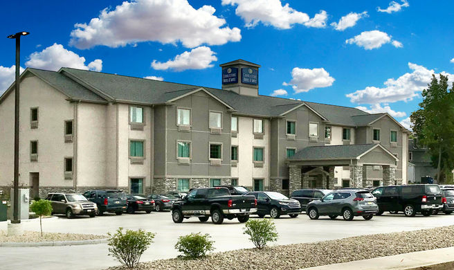 Cobblestone Hotel & Suites Exterior