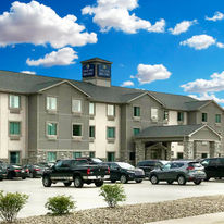 Cobblestone Hotel & Suites
