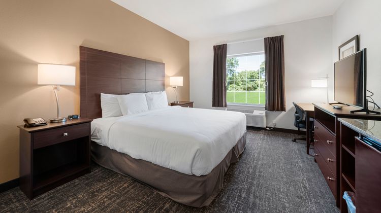 Cobblestone Hotel & Suites Suite