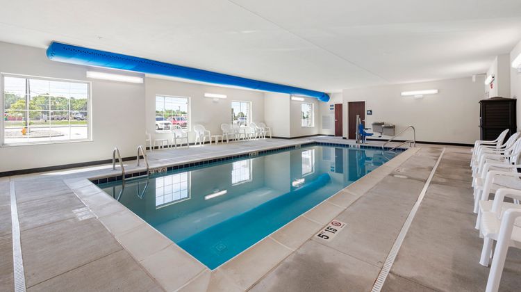 Cobblestone Hotel & Suites Pool