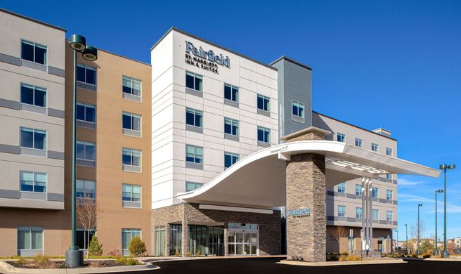 Fairfield Inn-Stes Airport-Gateway Park Exterior