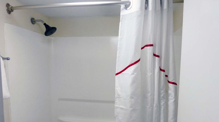 Red Roof Inn Walton - Richwood Room