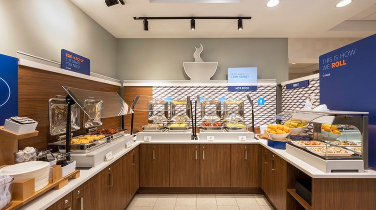 Holiday Inn Express Toronto Downtown Restaurant
