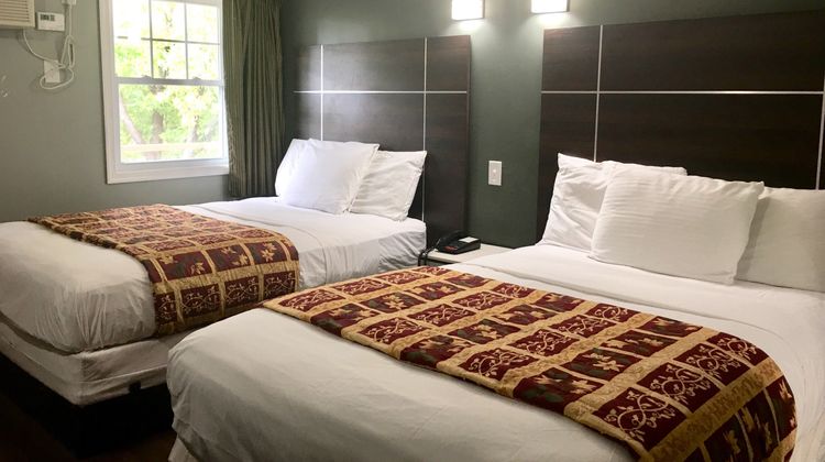 Red Carpet Inn Norristown Restaurant