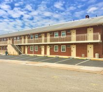 Red Carpet Inn Norristown Exterior