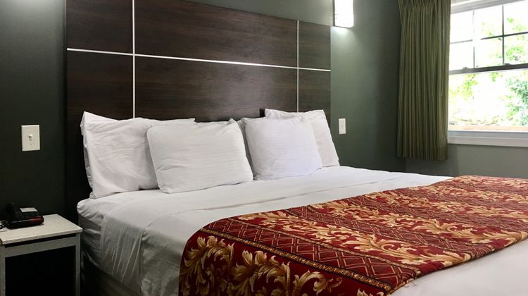 Red Carpet Inn Norristown Room
