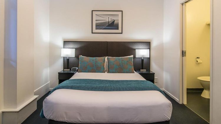 Gilmer Apartment Hotel Room