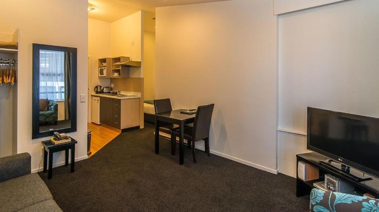 <b>Gilmer Apartment Hotel Room</b>. Images powered by <a href="https://www.leonardoworldwide.com/" title="Leonardo Worldwide" target="_blank">Leonardo</a>.