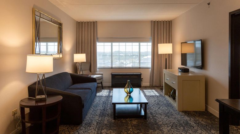 <b>Sheraton Chicago Northbrook Hotel Suite</b>. Images powered by <a href="https://www.leonardoworldwide.com/" title="Leonardo Worldwide" target="_blank">Leonardo</a>.