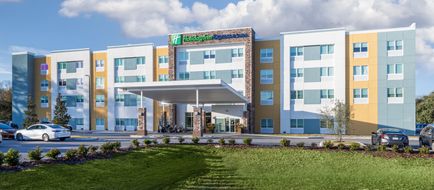 Holiday Inn Express & Suites Wildwood Exterior