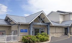 SilverStone Inn & Suites