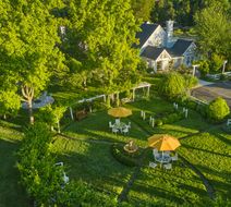 Lithia Springs Inn Exterior