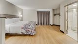 Red Roof Inn & Suites Newport Middletown Suite