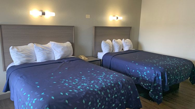 Red Carpet Inn Alexandria Room