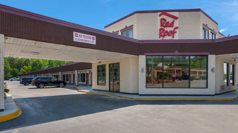 Red Roof Inn Dillon, SC Exterior. Images powered by <a href="https://www.leonardoworldwide.com" target="_blank" rel="noopener">Leonardo</a>.