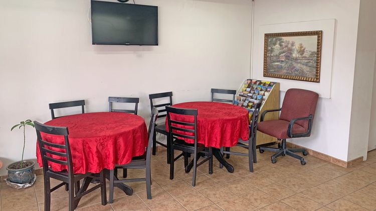 Red Carpet Inn Restaurant